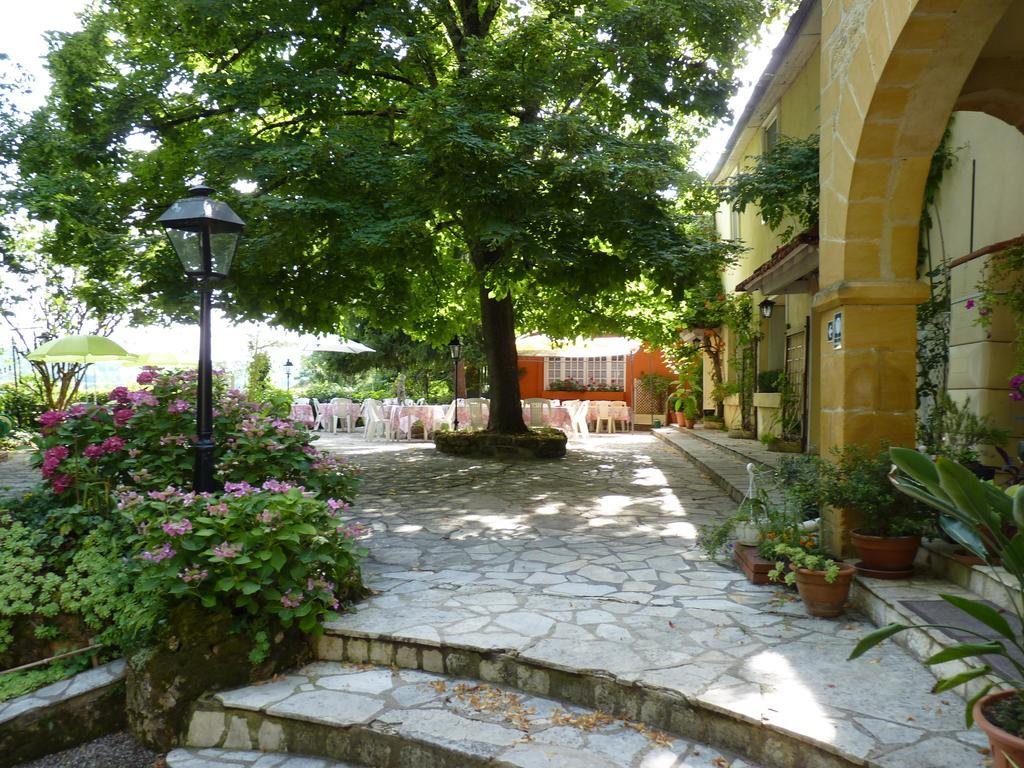 Le Petit Chaperon Rouge Hotel Coux-et-Bigaroque-Mouzens Exterior photo
